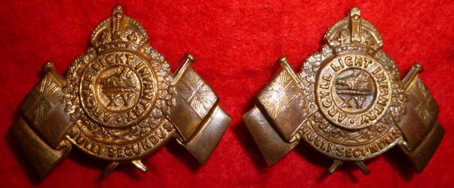 MM84 - 15th Regiment, Argyll Light Infantry Collar Badge Pair 